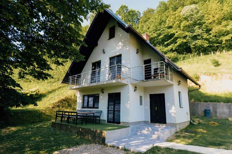 Villa Mostanica, Kozarska Dubica - Chambres d'hôtes Gornjoselci