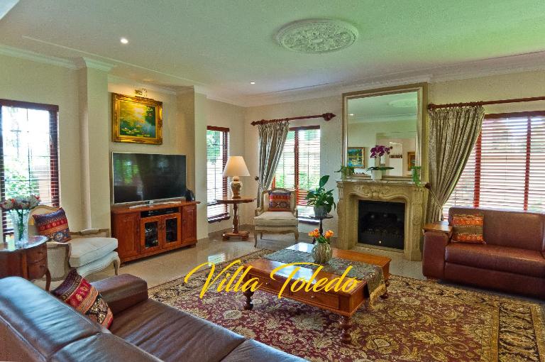 Villa Toledo - Luxurious Mediterranean styled home - Ferienwohnung Pretoria