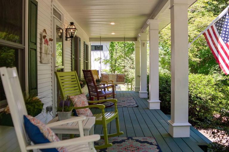 The Maple House Fully Fenced-in Yard! - Chambres d'hôtes Saugatuck