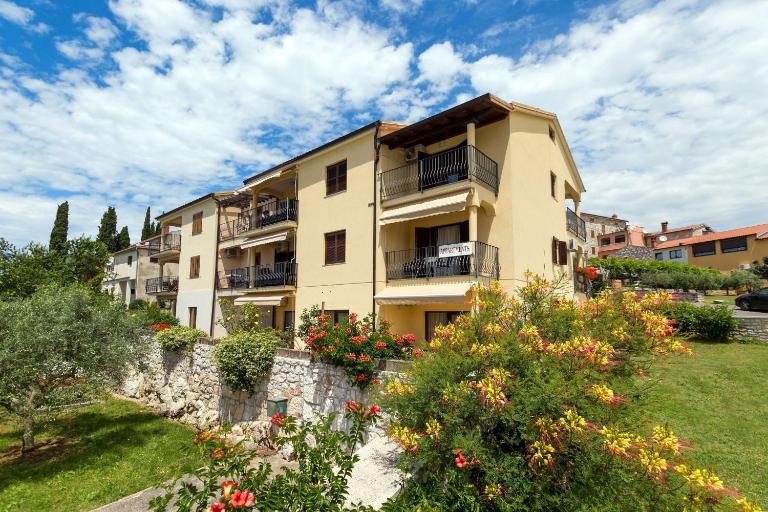 Apartments Nevenka - Bed and Breakfast Vrsar