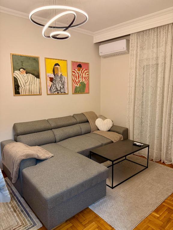 Modern 2-Bedroom by Sea & Metro - Ferienwohnung Thessaloniki