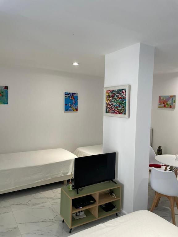 Drymades Retreat, Dhërmi - B&B Gjalicë