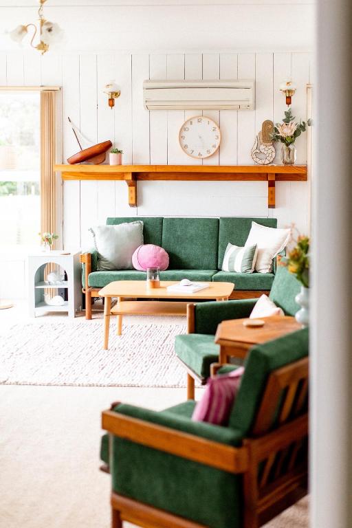 Starfall Cove - Family Friendly, Cosy Beach Shack - Binalong Bay - Bed and Breakfast Binalong Bay
