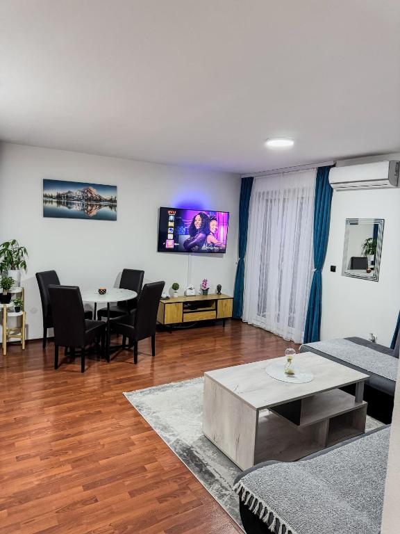 Central Promenade Apartment - Top Location and Fast WiFi - Ferienwohnung Brčko