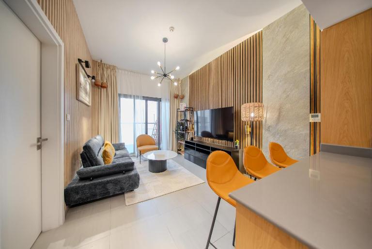 1BR Apartment With Balcony Top Floor Sleeps 3 by BlueCloud holidays - B&B Sharja
