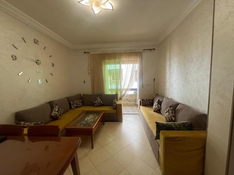 appartement Anna 2 chambres et salon balcons de avec piscine bien situé au centre de oued laou - B&B Oued Laou