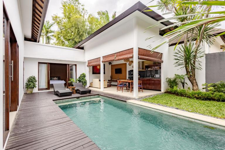 Villa Flora at Karuna Uppala Villa Umalas - B&B Canggu