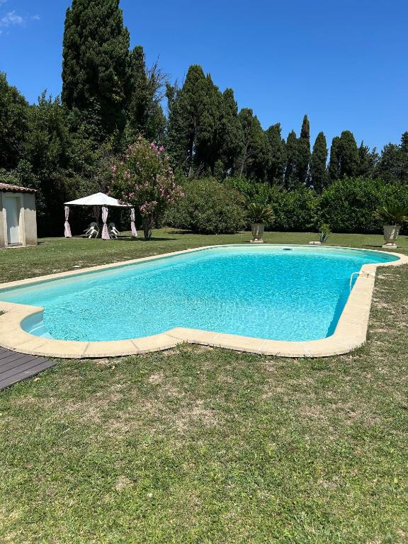 Studio tout confort avec terrasse et piscine, idéal pour un séjour relax - Ferienwohnung Cabannes