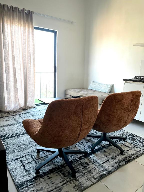 Cozy Home Away From Home The Base Apartment - Bed and Breakfast Johannesburg