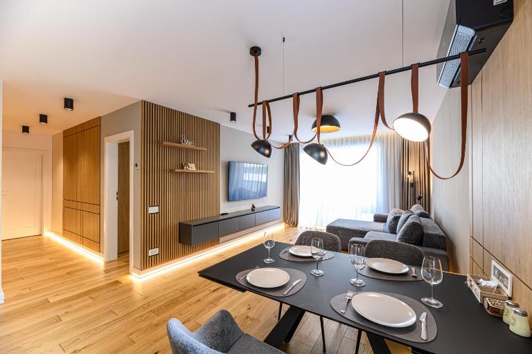 B-Holiday Luxury Apartments Urban Plaza - Chambres d'hôtes Braşov