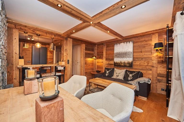 Chalet with fantastic view on Ballesteros Golf and The Mountains - B&B Crans-Montana
