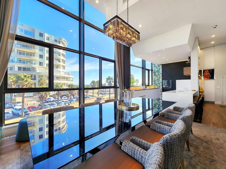 Stylish Mouille Point-2 Bedroom - B&B Cape Town
