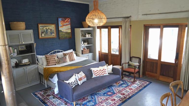 The Art Room - B&B Somerset West