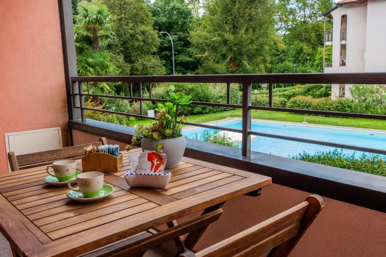 Monolago pool & view - Ferienwohnung Arola
