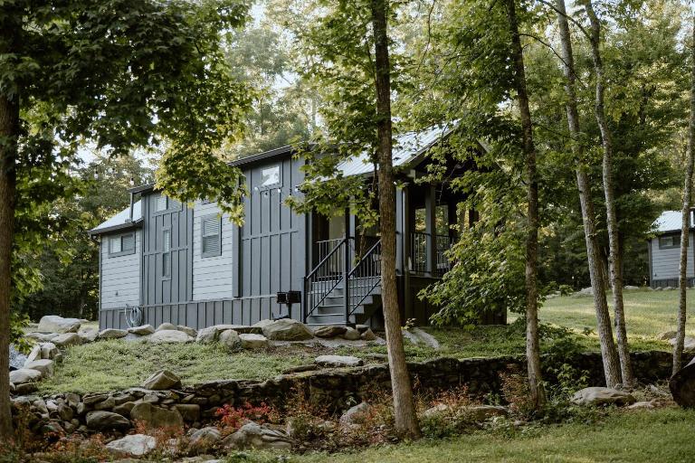 Tiny Home Firepit BBQ Fishing Willow Cabin - B&B Gatlinburg