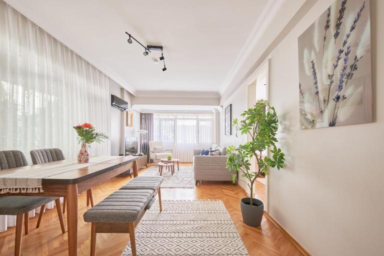 Bagdat Avenue Apartment, Near Kalamis Marina - B&B Istanbul