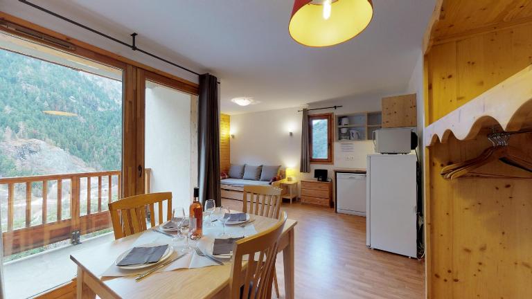 Hameau 8 101 - SPA & PISCINE studio 4 pers - B&B Orelle