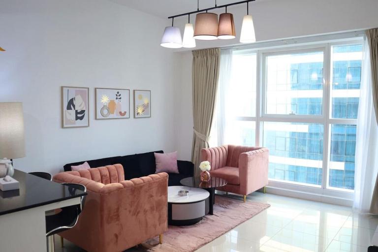 Stylish 1BR Escape - Chic Urban Bliss Retreat - Bed and Breakfast Abu Dhabi