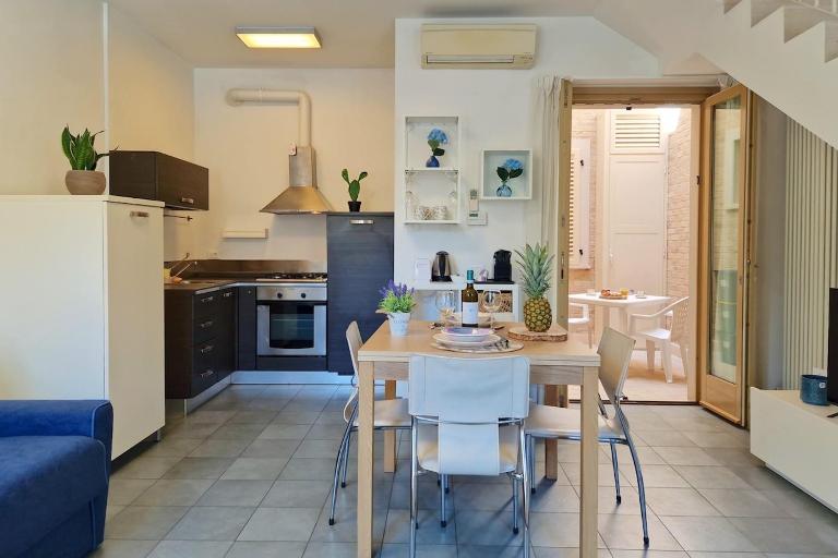 Center 150 Mt from the Sea AC fast WiFi and Design - B&B Porto Sant'Elpidio