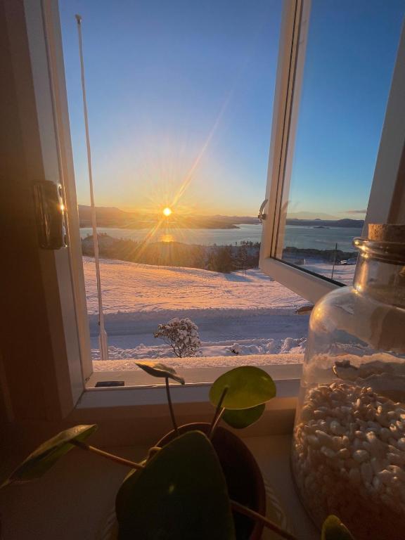 Cozy older house in scenic surroundings - B&B Storrød
