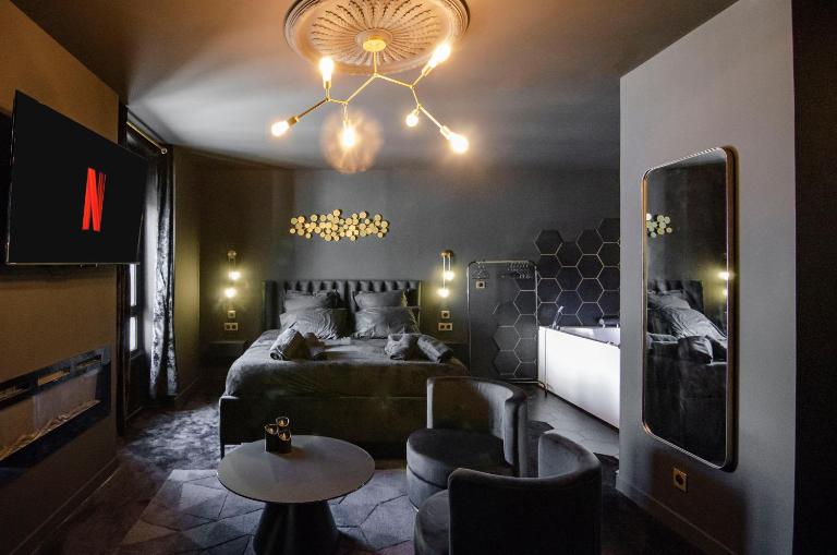 Suite Balneo Hammam Noire et Or - Ferienwohnung Saint-Étienne