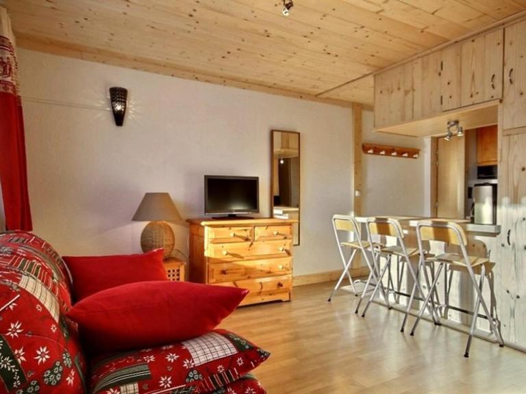 Studio rénové sud avec balcon, 3/4 pers., au pied des pistes - FR-1-455-87 - Chambres d'hôtes La Plagne Centre