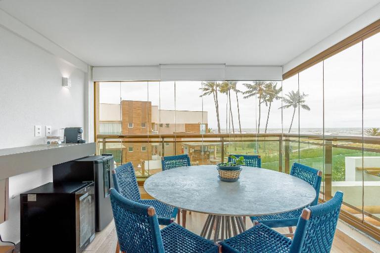 IT109 Maravilhoso Apartamento Pé na Areia 3 Suítes - B&B Camaçari
