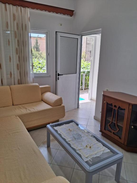 Cozy Apartment in Delvinë - Bed and Breakfast Delvinë