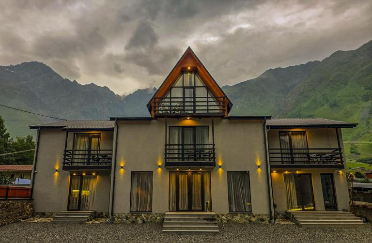 Baza Kazbegi - Chambres d'hôtes Stepantsminda