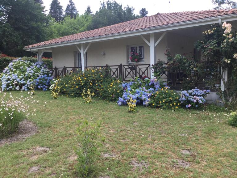 Villa avec grand jardin pour 6 personnes proche lac et océan - B&B Magescq
