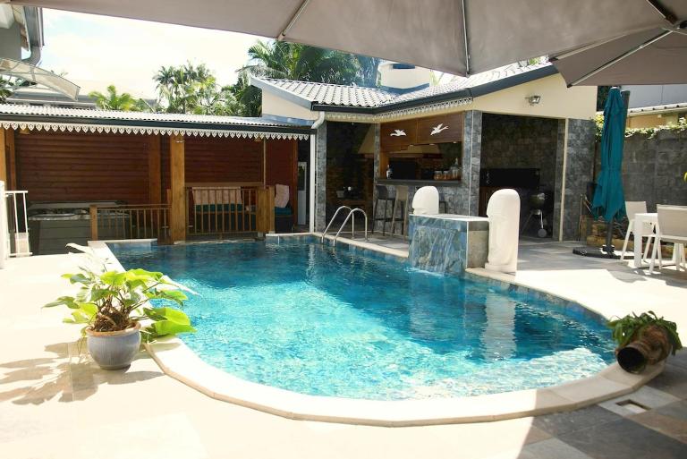 O'Meublés des 2Bois -L'Eucalyptus Piscine chauffée & Spa - B&B Le Tampon