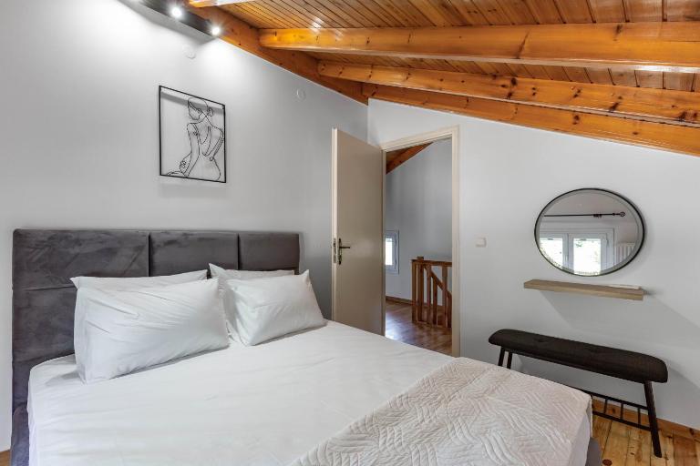 Aura Two - B&B Lefkimmi