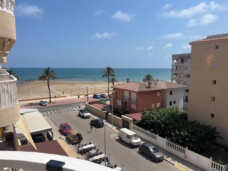 Front beach apartment - Bed and Breakfast Torreblanca