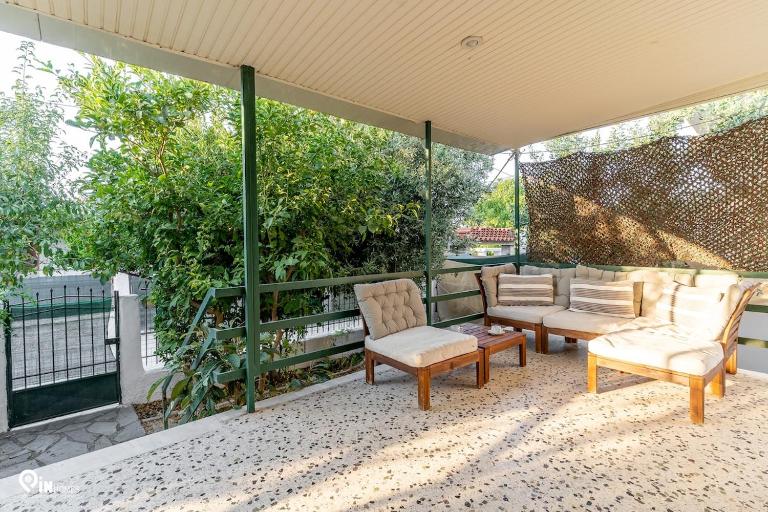 Erato - Cozy Garden Home in Artemida - Chambres d'hôtes Ágios Spyrídonas