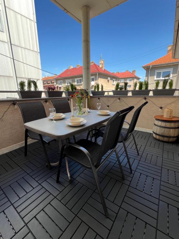Central Terrace Apartment - Bed and Breakfast Nové Zámky