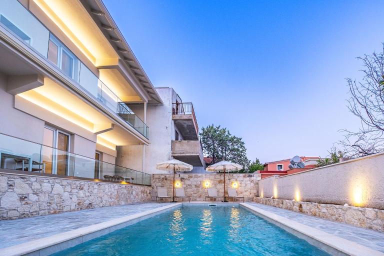 Musafiris Luxury Stay - B&B Nea Fokaia