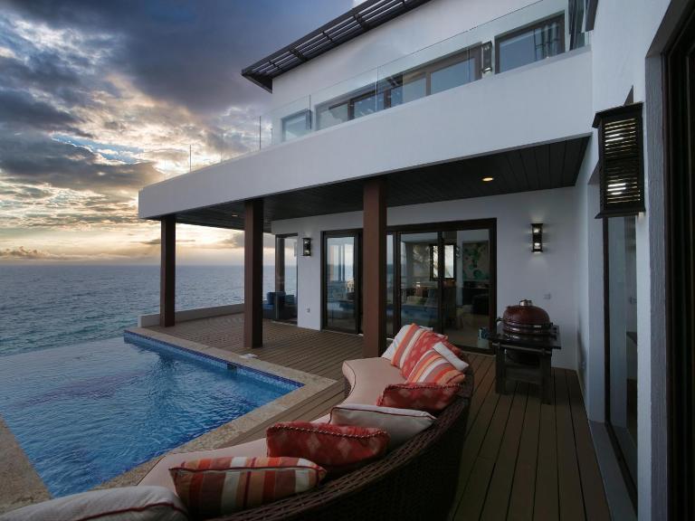 Eagle Ray - A Luxurious Waterfront Villa, - Bed and Breakfast Gibson Bight