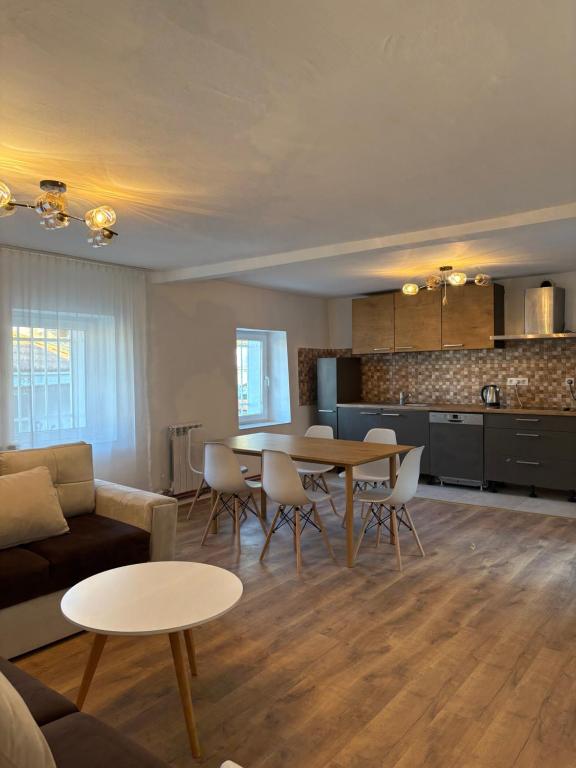 Modern Villa in heart of Sarajevo - Bed and Breakfast Sarajevo