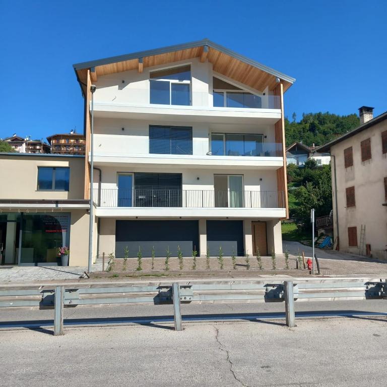 Riflessi sul lago - B&B Baselga di Pinè