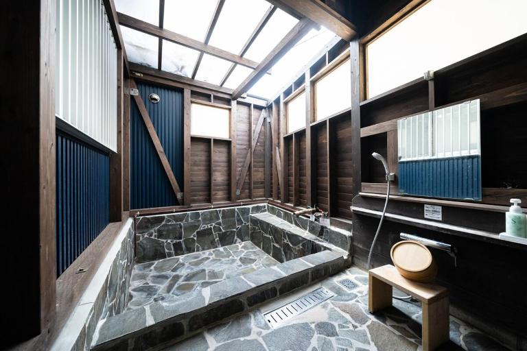 Blue House - Bed and Breakfast Yufu
