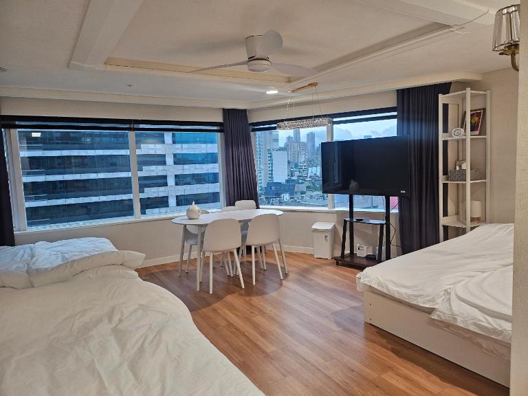 BOBO HOUSE in Hongdae # just 2min # Panorama City View - B&B Seul