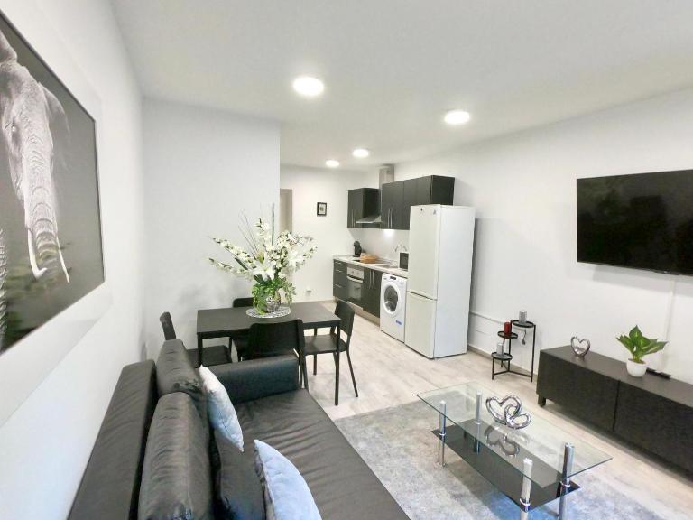 Naffah Apartments II - Bed and Breakfast Madrid