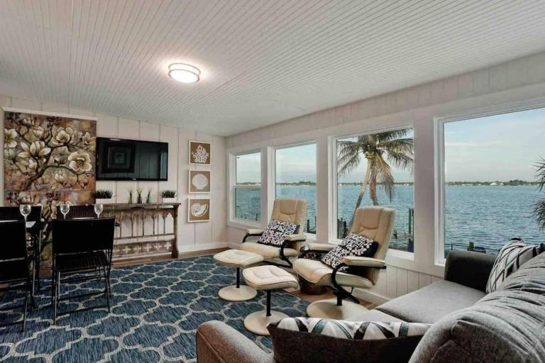 Exceptional Bay Views! - B&B Englewood
