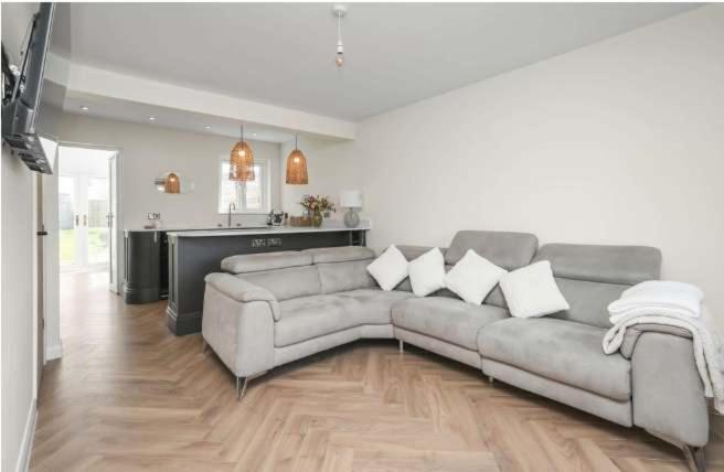 Charming 2 Bedroom Home With Parking and Garden - Bed and Breakfast Edinburgh