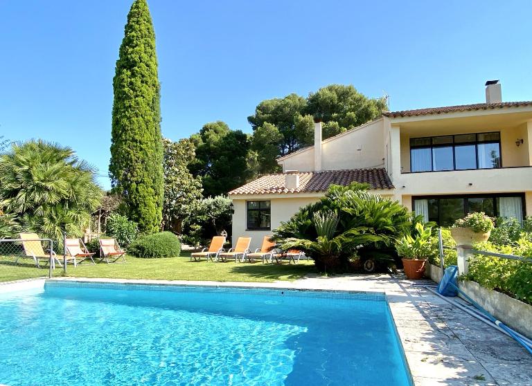 Gran Casa Económica Piscina Privada Begur - Chambres d'hôtes Begur