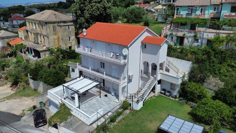 Apartments Maja Lopar - B&B Lopar