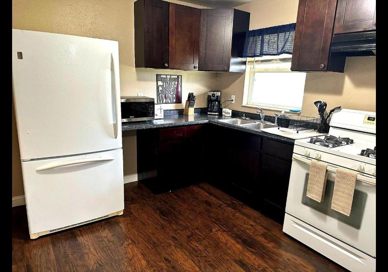 Miami Court Single Cottage #1 - Bed and Breakfast Lakeland