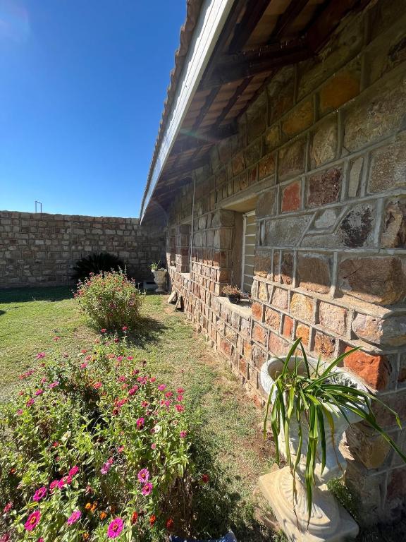 Luxurious African Farm Cottage stay in Vryburg - Chambres d'hôtes Vryburg