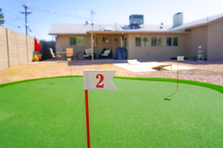 Sunswept Skies- Putting green-Firepit-ASU - Bed and Breakfast Tempe