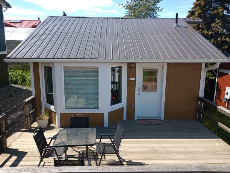 Sky Harbor Cabin - Homer Seaplane Base - Bed and Breakfast Homer